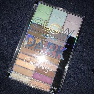 Glow in the dark eyeshadow palette